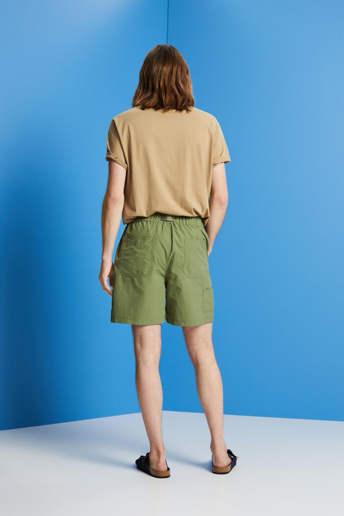 Shorts mit integriertem Gürtel