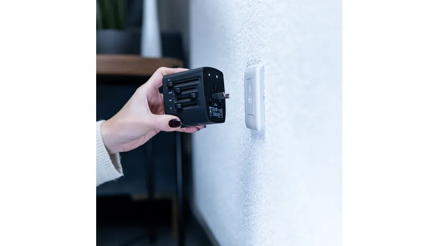 XLayer Internationaler Reisestecker Weltweit Black