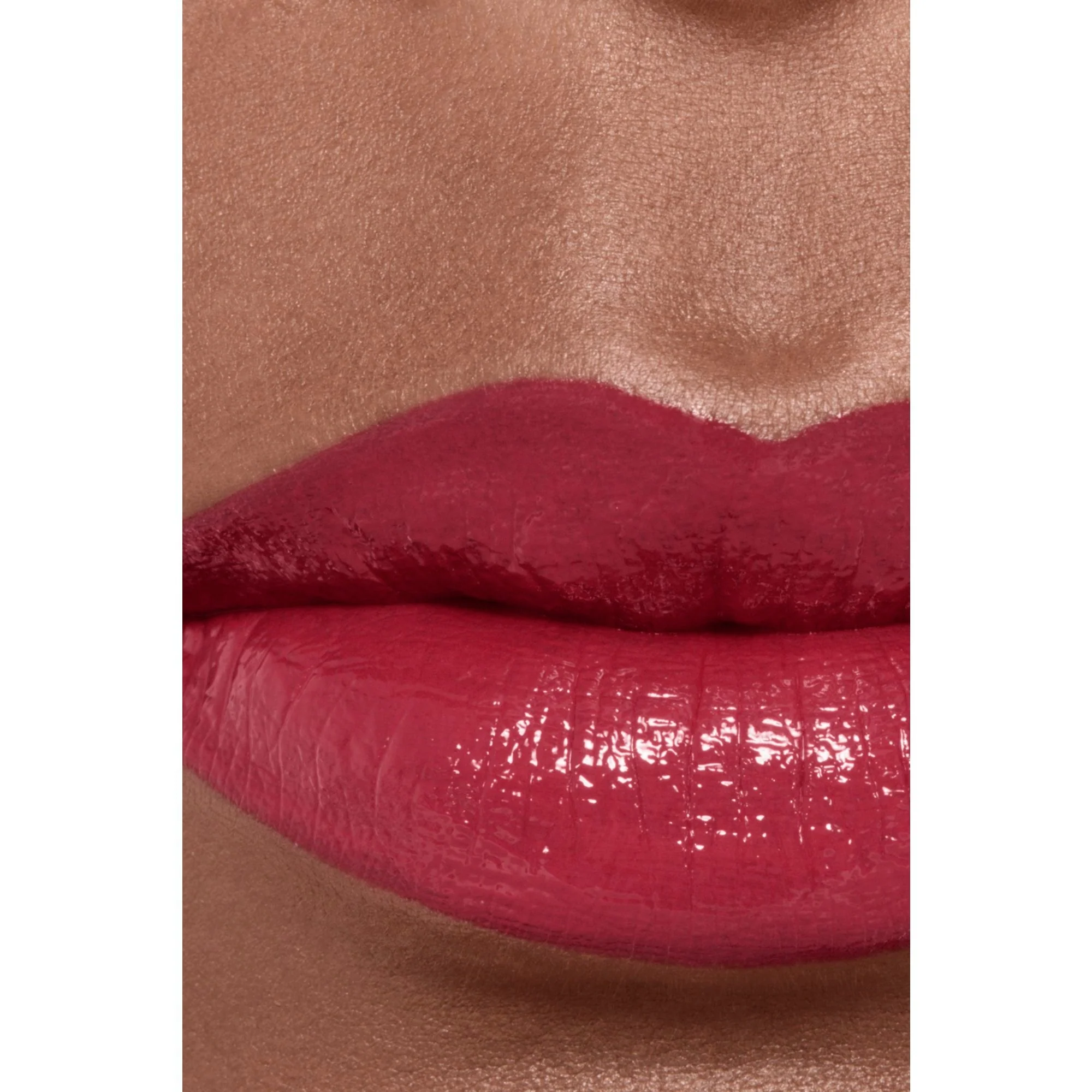ROUGE ALLURE LAQUE - EL LABIAL FLUIDO BRILLANTE DE EXTREMADAMENTE DURACIÓN