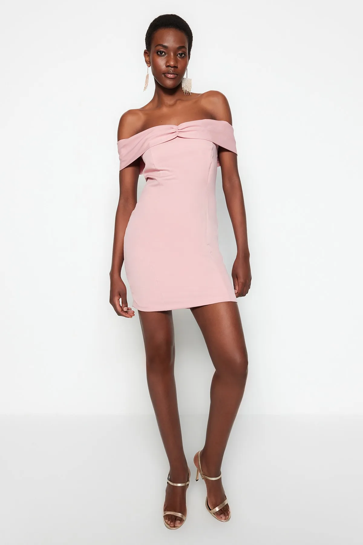 Trendyol Collection  Abendkleid mit gewebtem Latz und Puderfutter TPRSS23EL00348