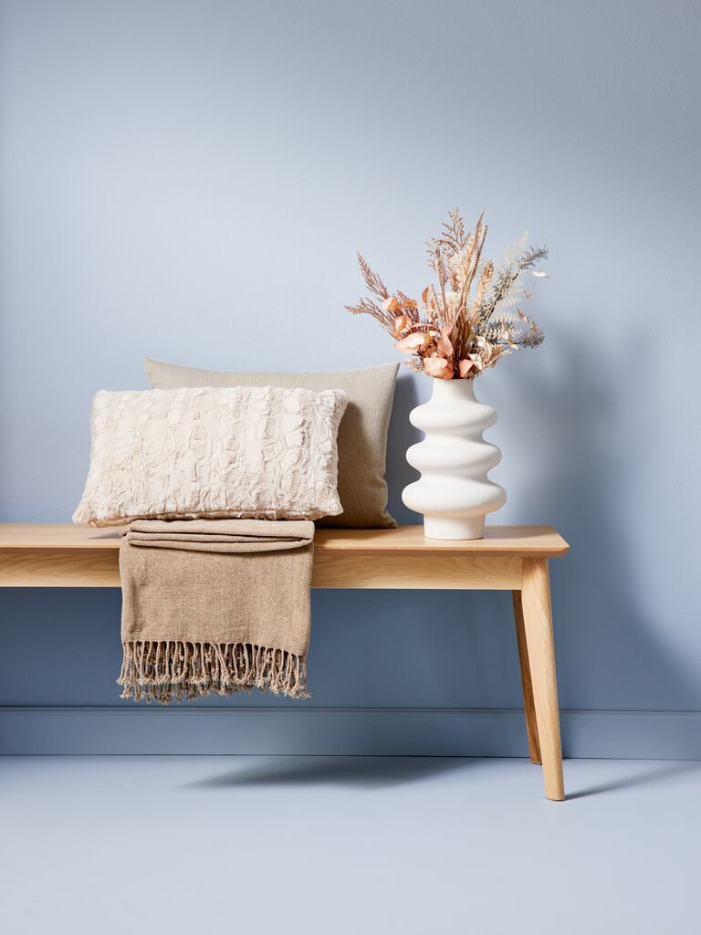 Coussin en fausse fourrure MOSQUITO BLOOM 35x50 beige