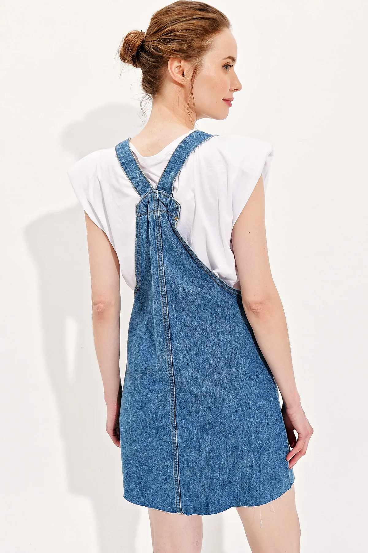 Trend Alaçatı Stili  Damen-Jeans Salopet mit Riementasche in Blau ALC-X6193