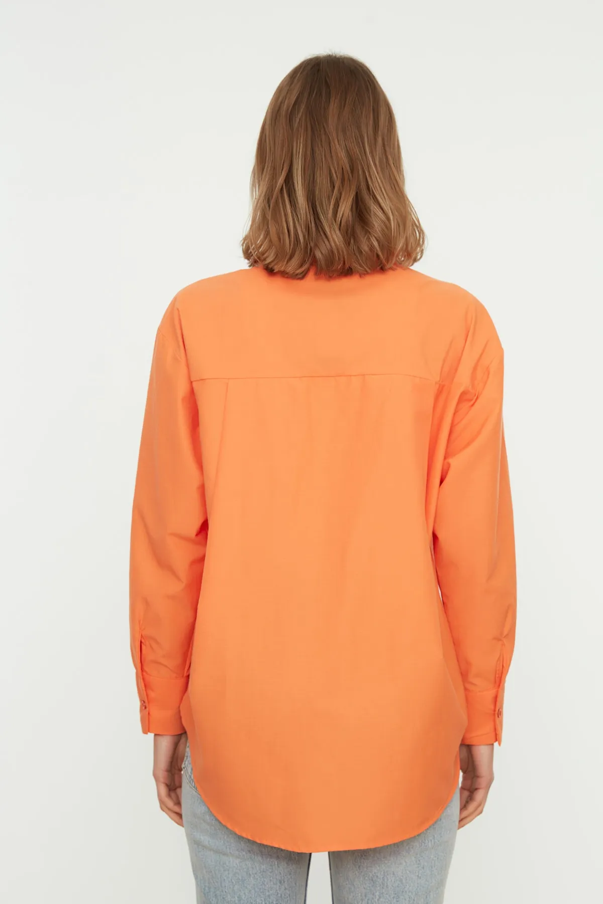 Trendyol Collection  Orangefarbenes Boyfriend-Hemd aus Baumwollgewebe mit weiter Passform und einer Tasche TWOAW20GO0115
