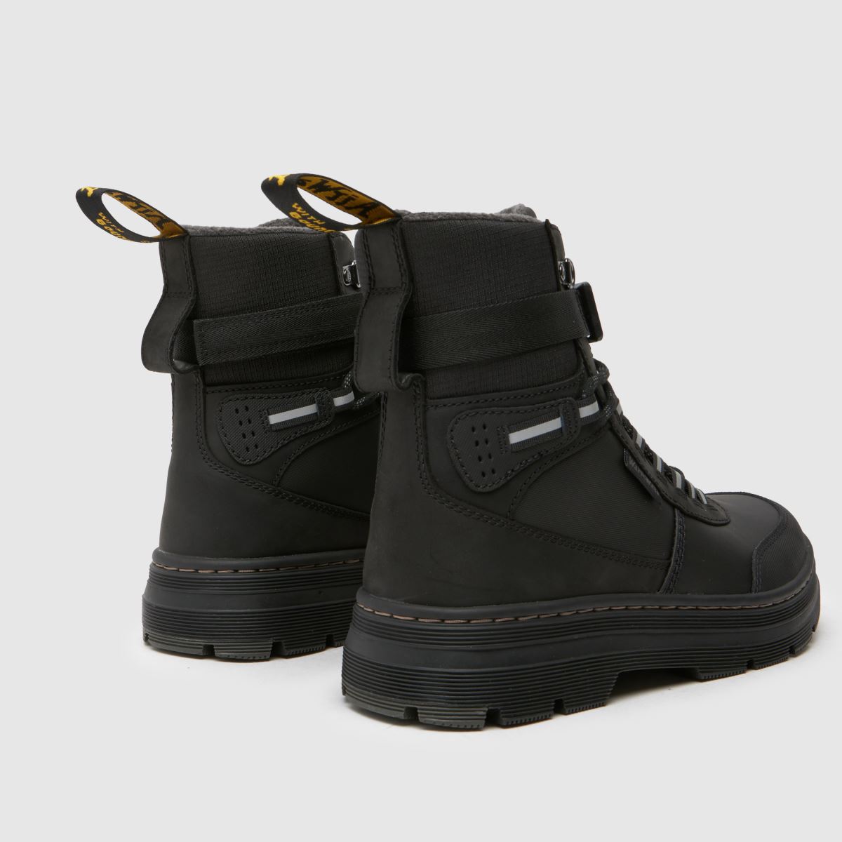 Dr Martens – Svarta, extrema vinterstövlar med combs tech-mönster