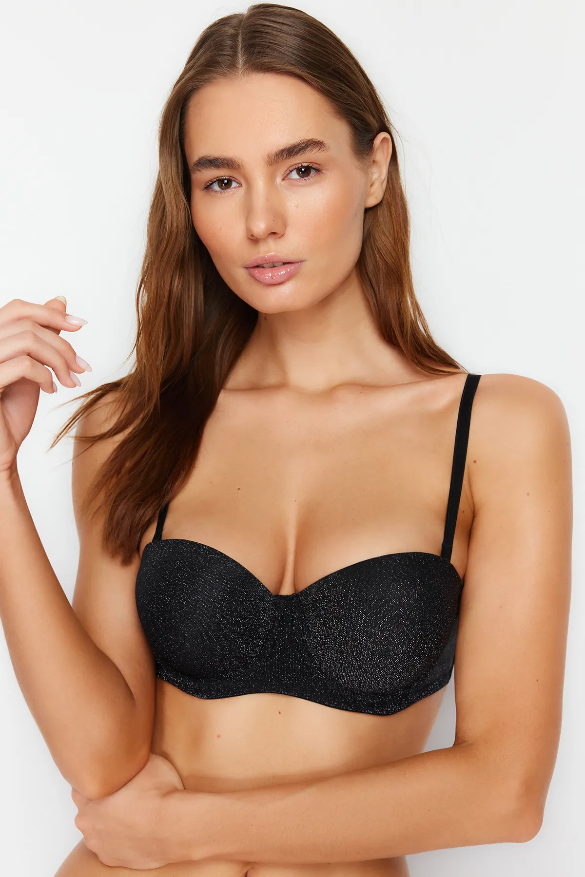 Trendyol Collection  Schwarzer Push-Up-Straplast-Strick-BH aus glänzendem Polyamid THMSS24SU00025
