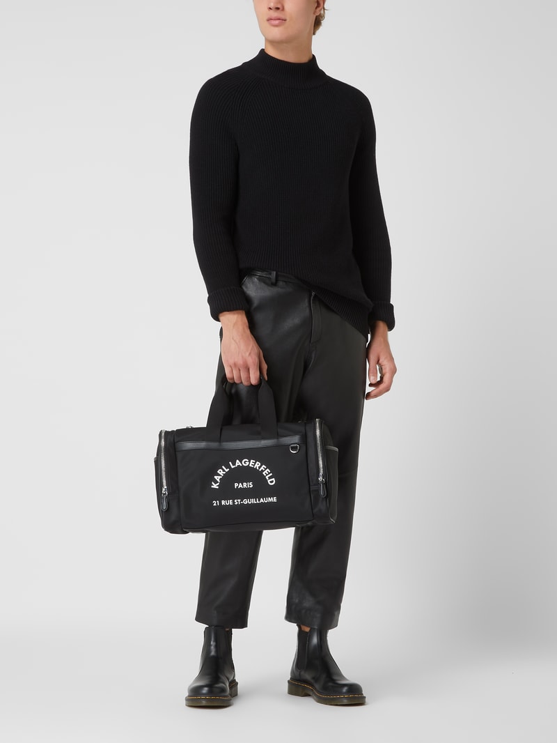 Weekender mit gummiertem Logo in schwarz