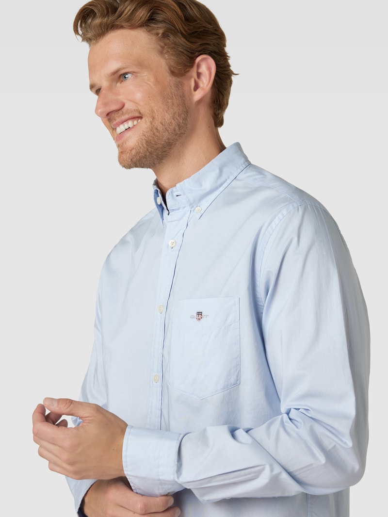 Regular Fit Freizeithemd mit Brusttasche Modell 'POPLIN' in hellblau