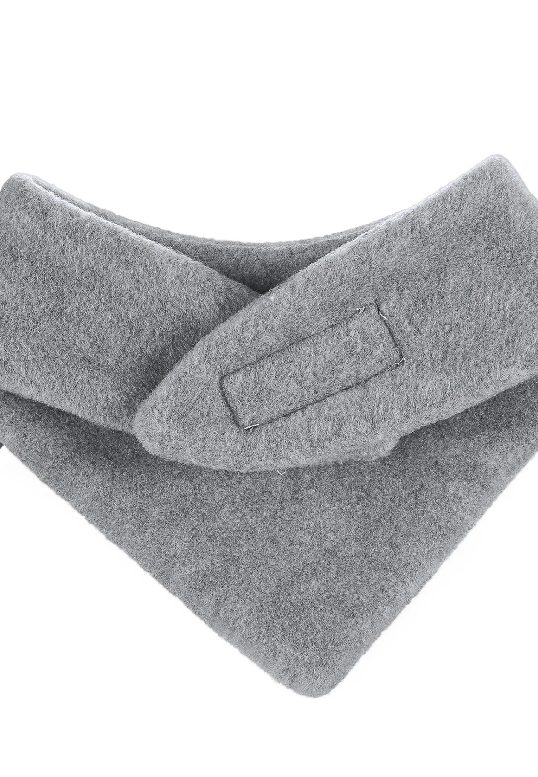 Dreieckstuch aus Microfleece mit Klettverschluss