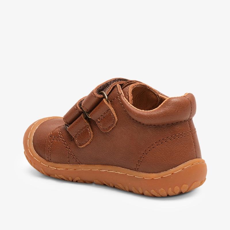 barefoot hale v brandy - Braun