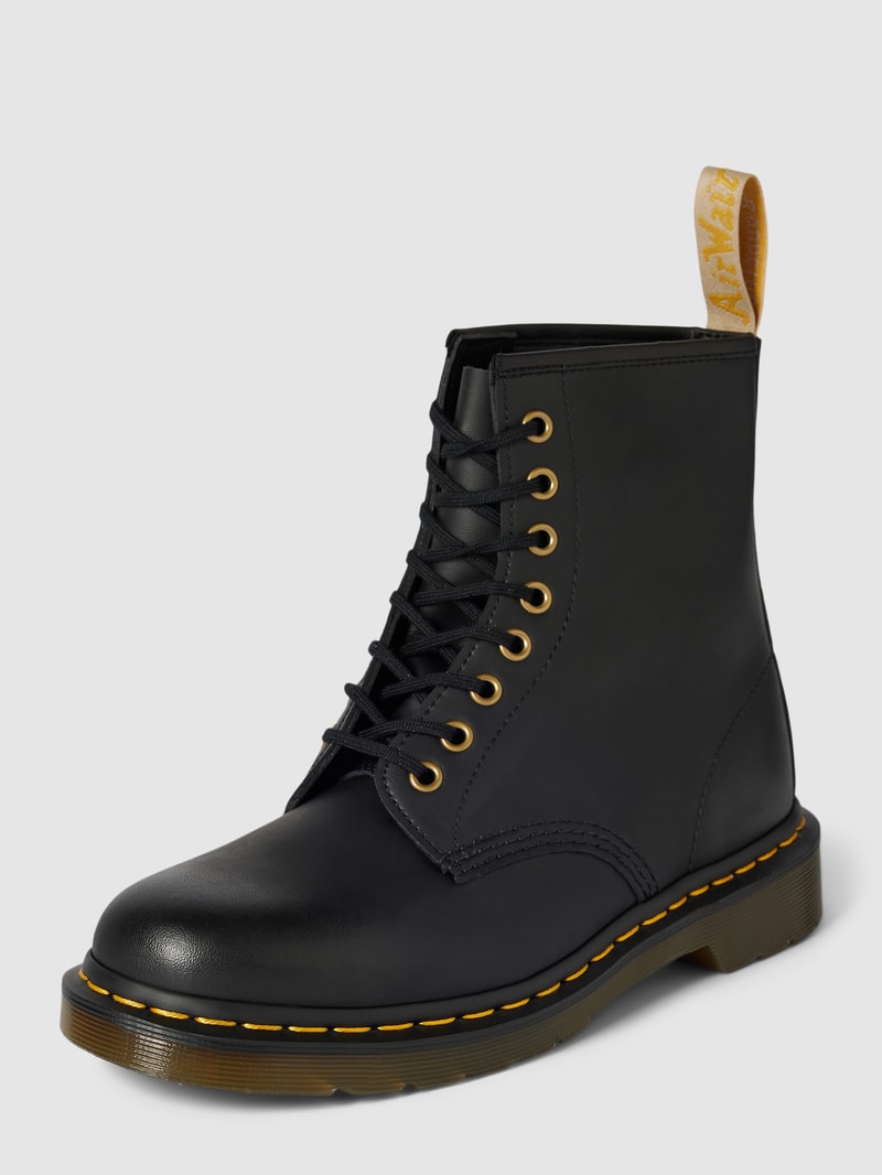 Stiefel mit Schnürverschluss Modell 'Vegan' in schwarz