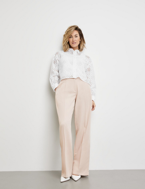 Bluse mit dekorativem Lochmuster