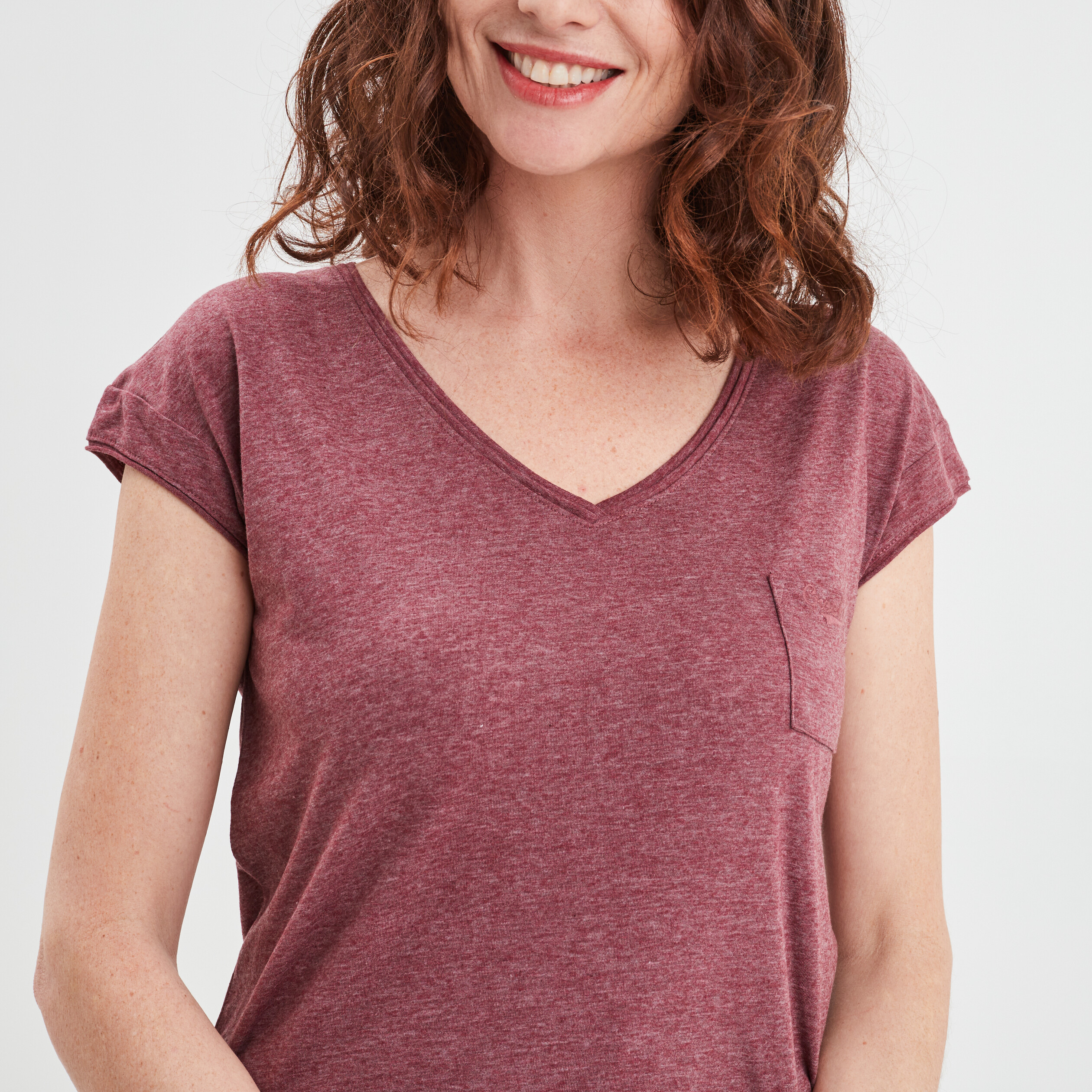 T-shirt col v poche poitrine Creeks bordeaux femme | La Halle