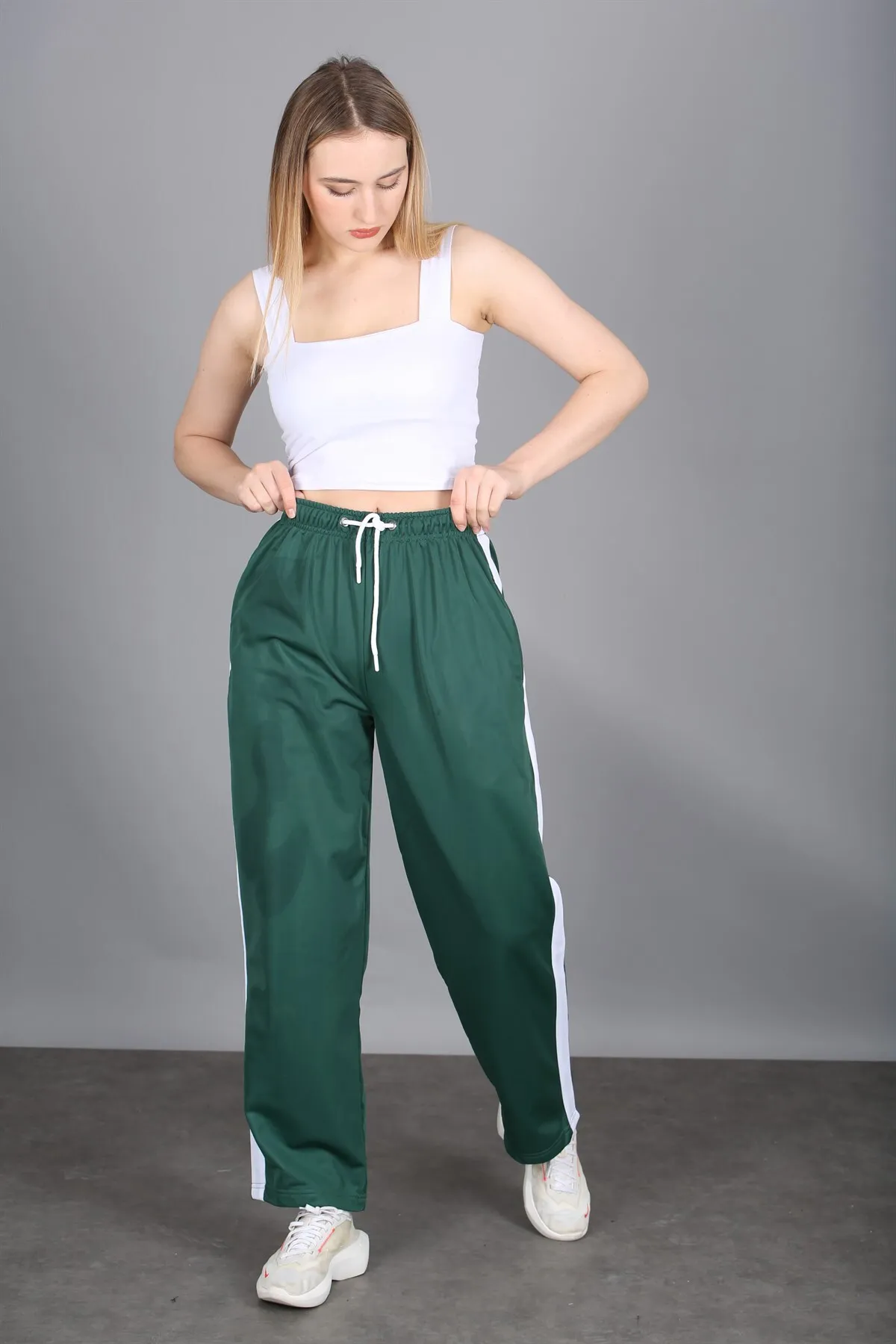 Madmext  Mad Girls – Grüner, locker geschnittener Trainingsanzug MG1294