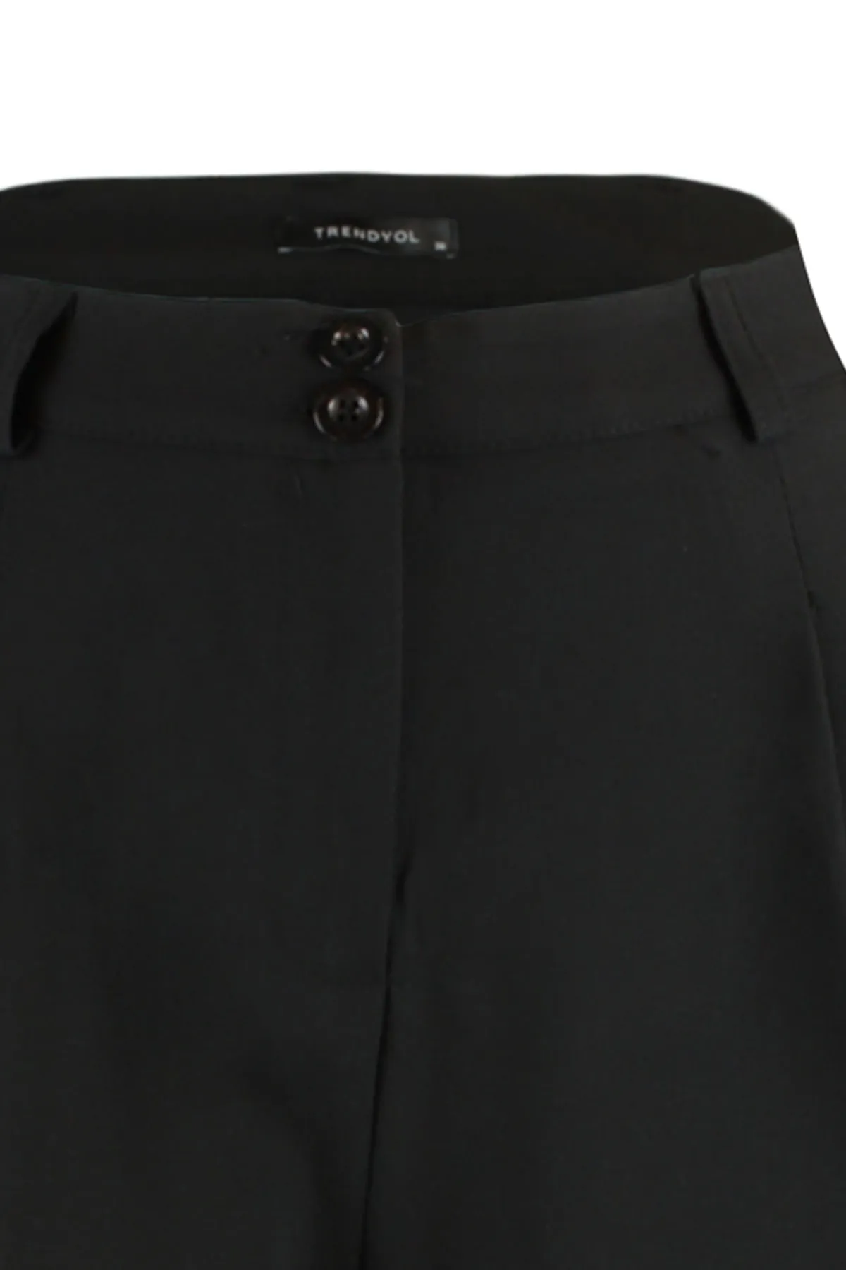Trendyol Collection  Schwarze, plissierte, gewebte Shorts in normaler Passform TWOSS21SR0478