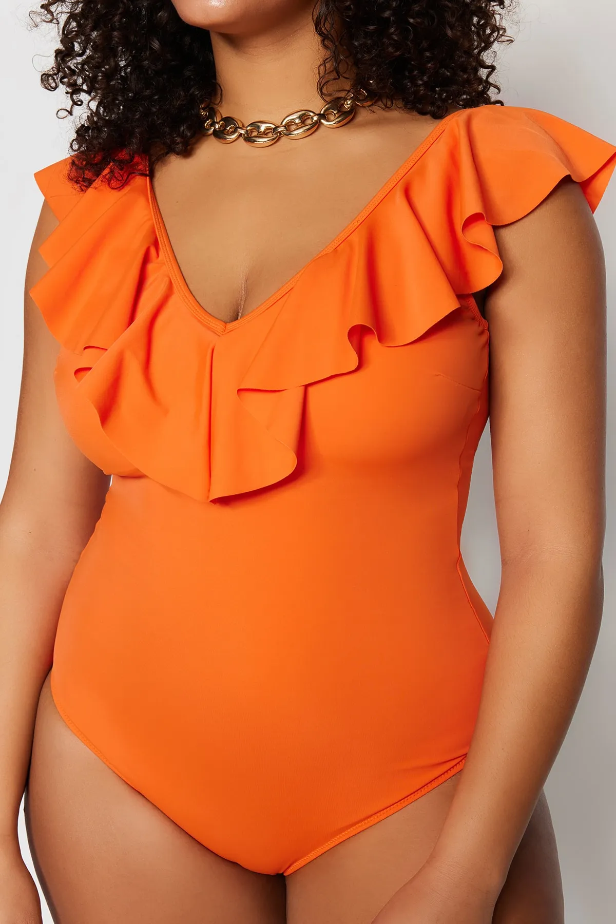 Trendyol Curve  Orangefarbener Badeanzug mit Rüschendetail und Erholungseffekt TBBSS22MA0299