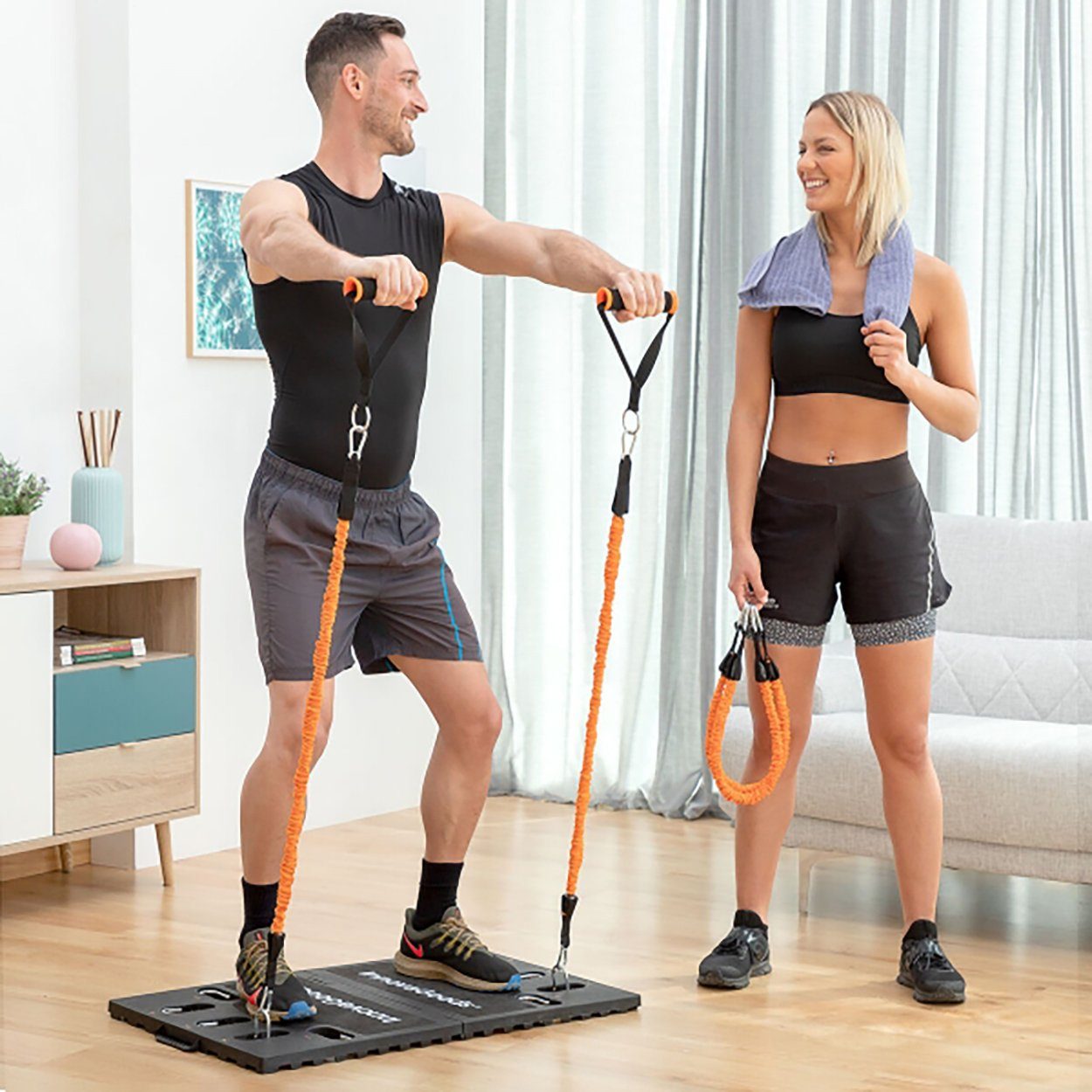 InnovaGoods Trainingsstation INTEGRIERTES TRAGBARES TRAININGSSYSTEM MIT ÜBUNGSANLEITUNG, (11-tlg)