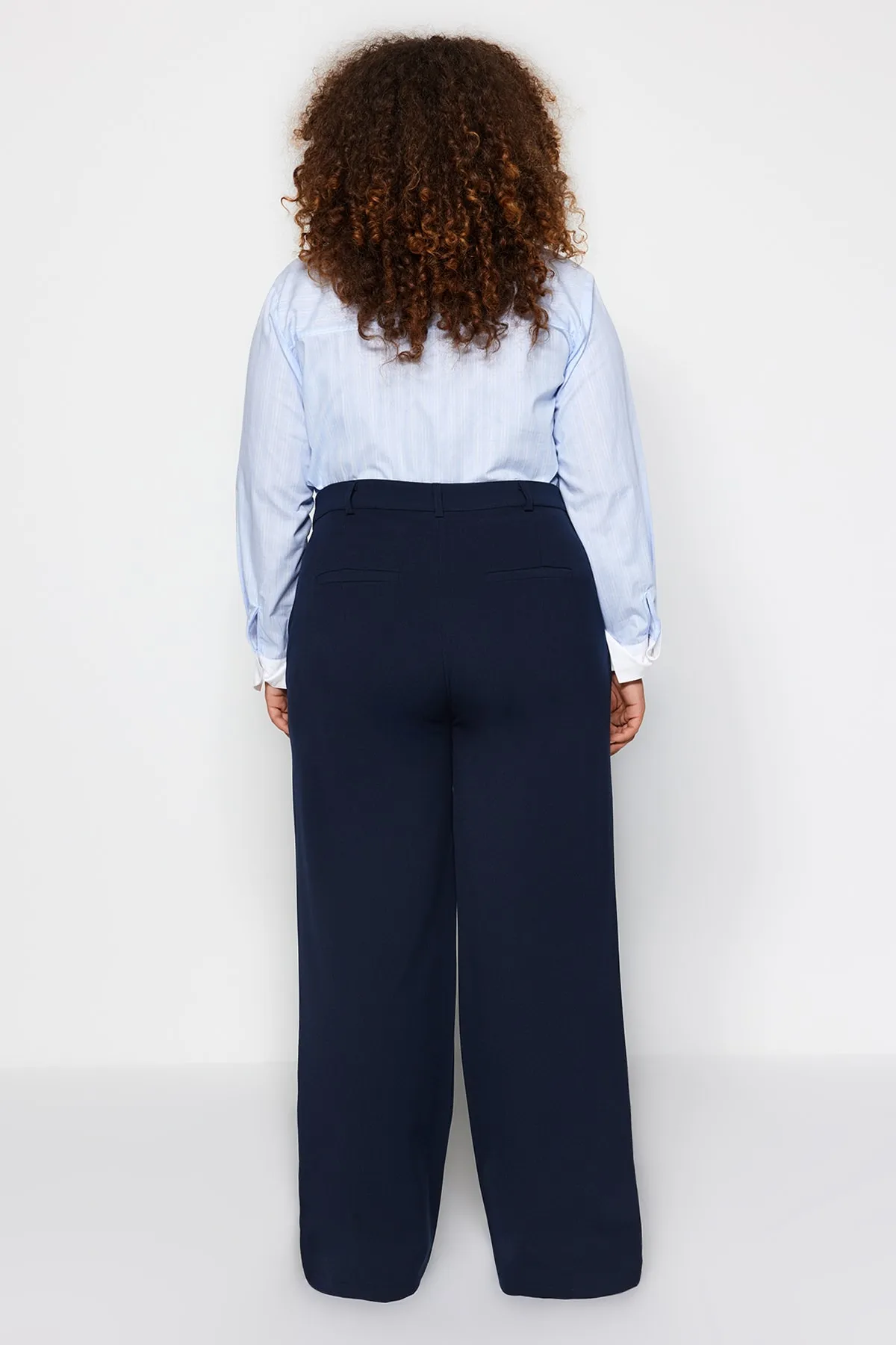 Trendyol Curve  Marineblaue, hoch taillierte, doppelt geknöpfte, asymmetrische, karierte Webhose TBBAW23AR00038