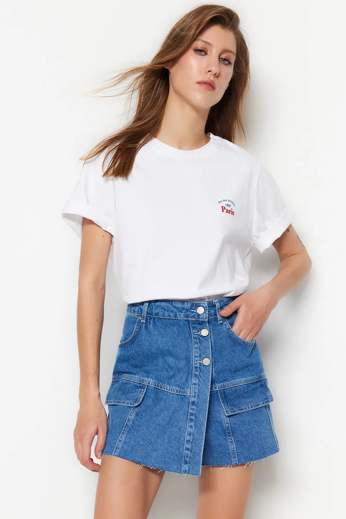 Trendyol Collection  Dunkelblauer Jeans-Shorts-Rock mit Cargo-Tasche TWOSS23SR00093