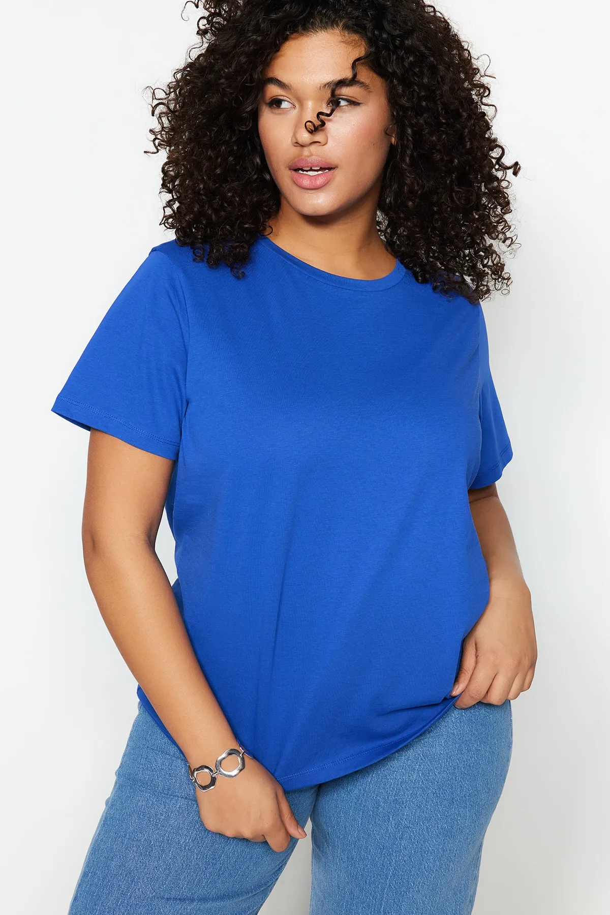 Trendyol Curve  Saks Basic Rundhals-Strick-T-Shirt TBSSS22TS0733
