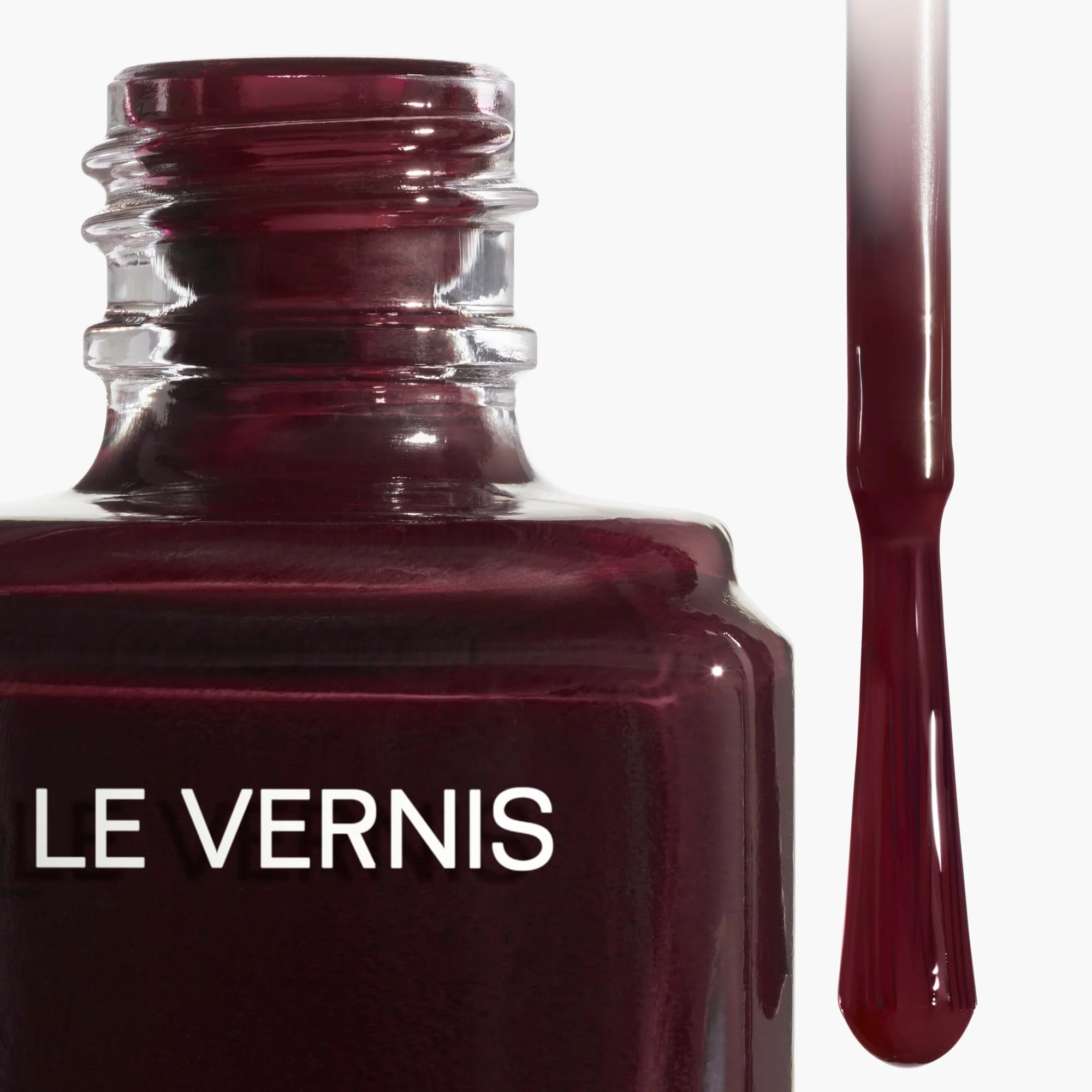 LE VERNIS - PITKÄKESTOINEN VÄRI JA LOISTAVUUS