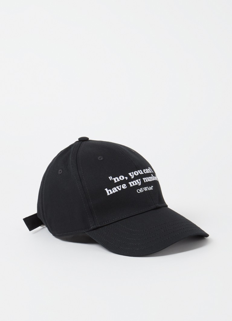 Cappellino Off-White con citazioni ricamate