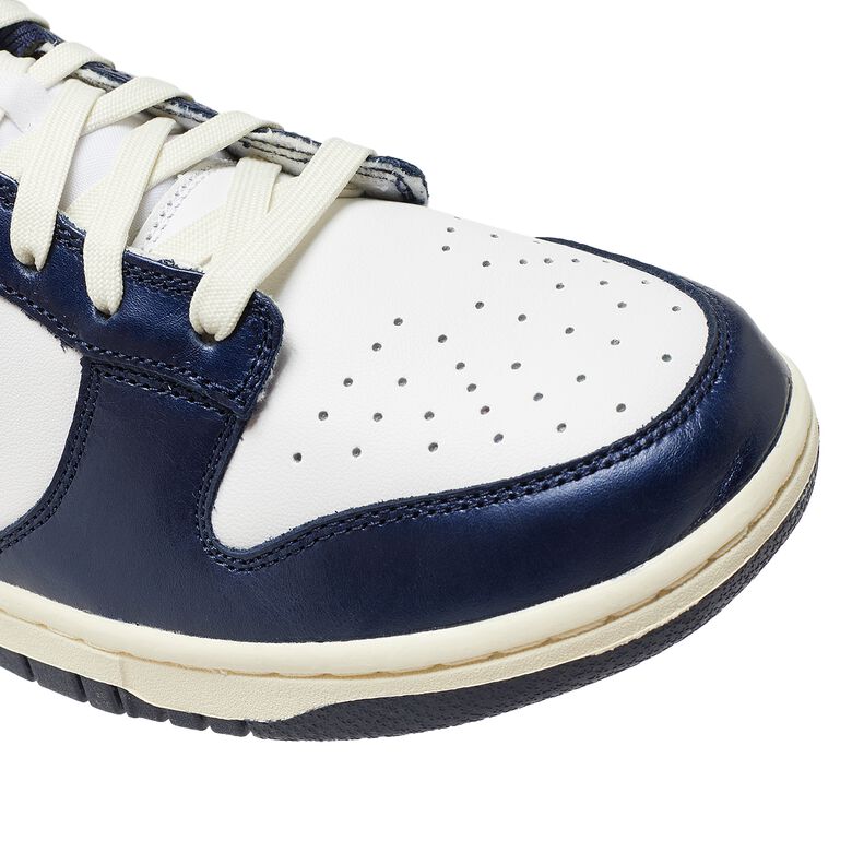 NIKE Wmns Dunk Low PRM 