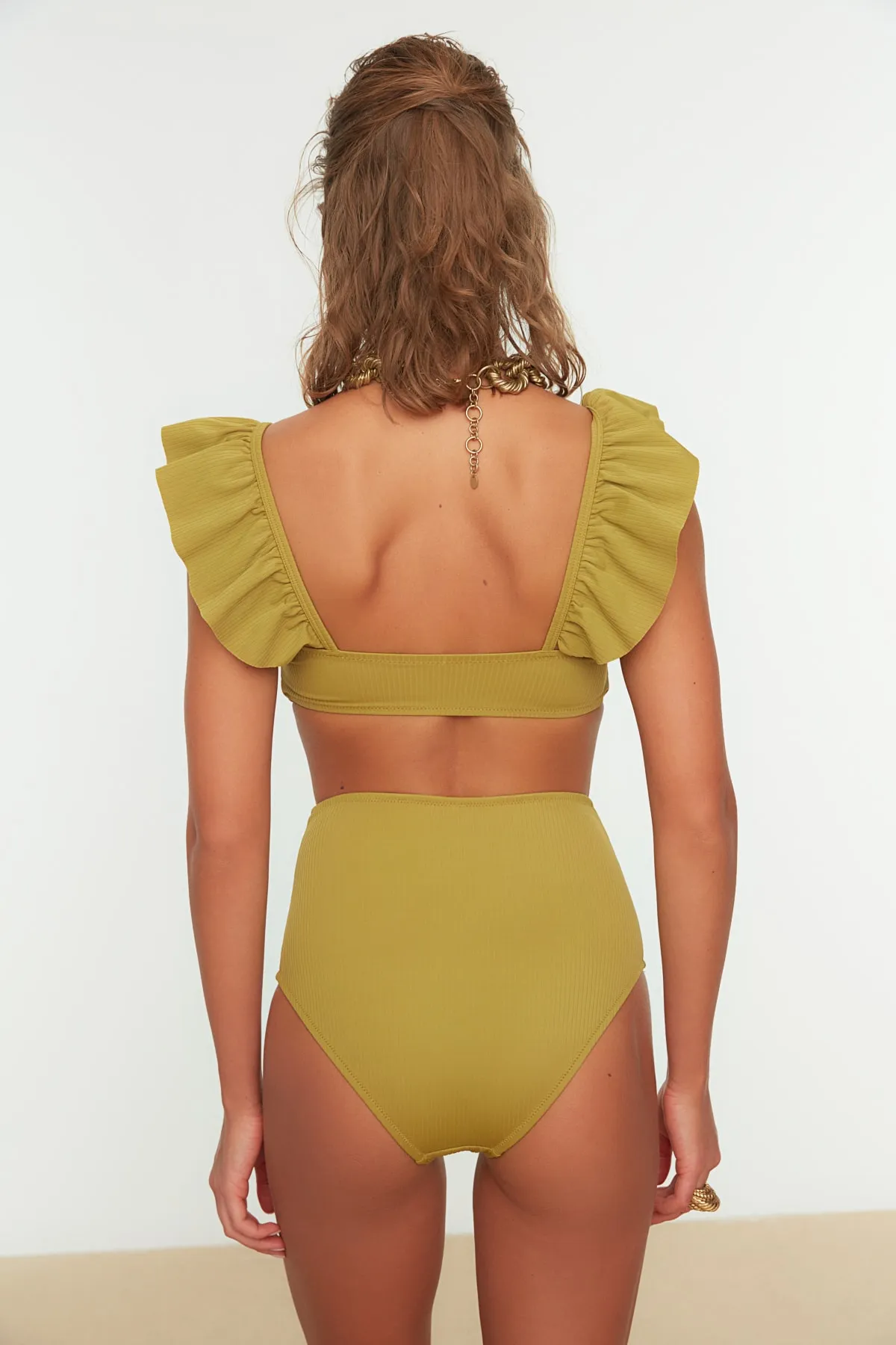 Trendyol Collection  Grünes Bralet-Rüschen-strukturiertes Hipster-Bikini-Set mit hoher Taille TBESS22BT0049