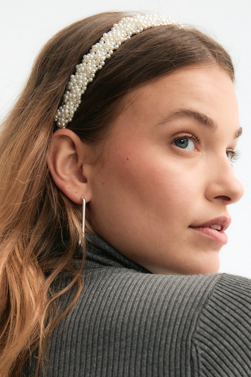 Pleated pearl headband