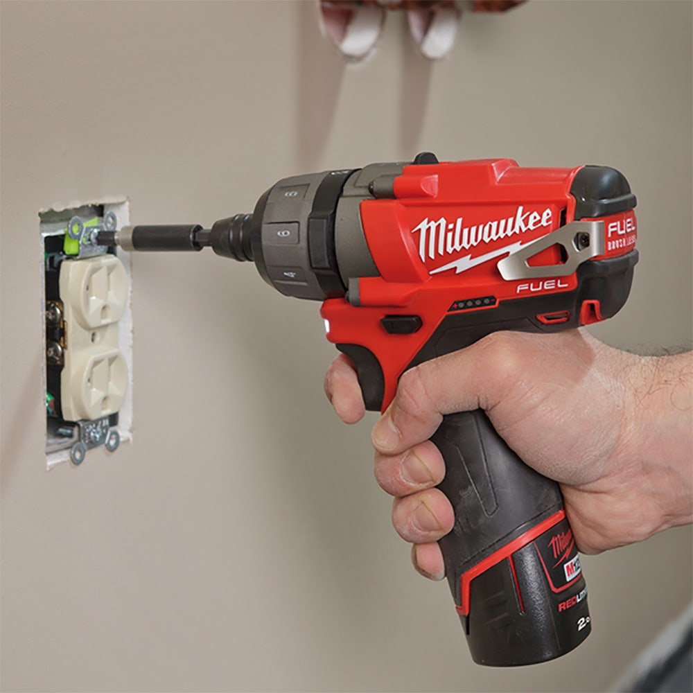 MILWAUKEE 12V 3.0Ah 1/4inch Screwdriver Kit M12CD-302C
