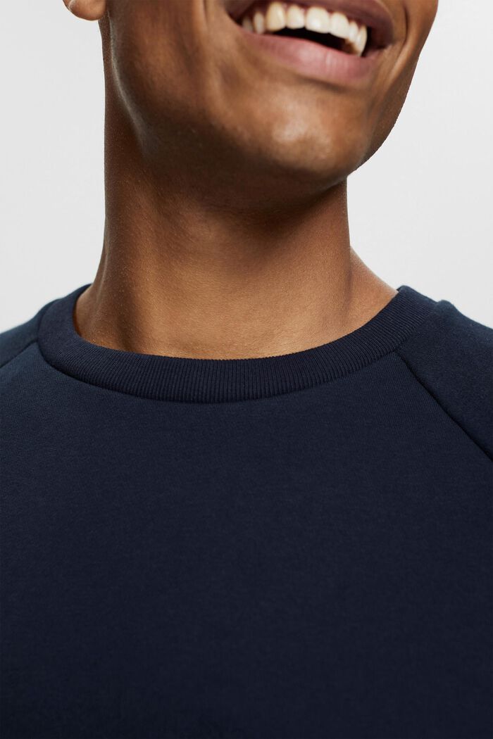 Sweatshirt mit Zippertasche