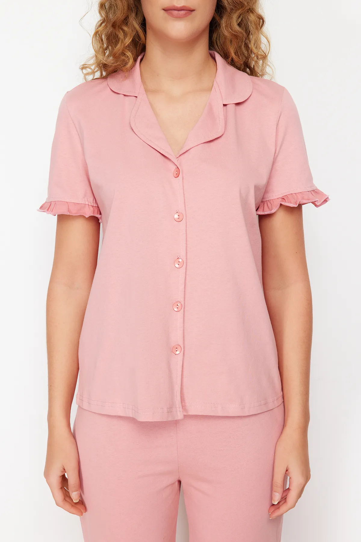 Trendyol Collection  Dried Rose Pyjama-Set aus 100 % Baumwolle mit Rüschendetail THMSS24PT00223