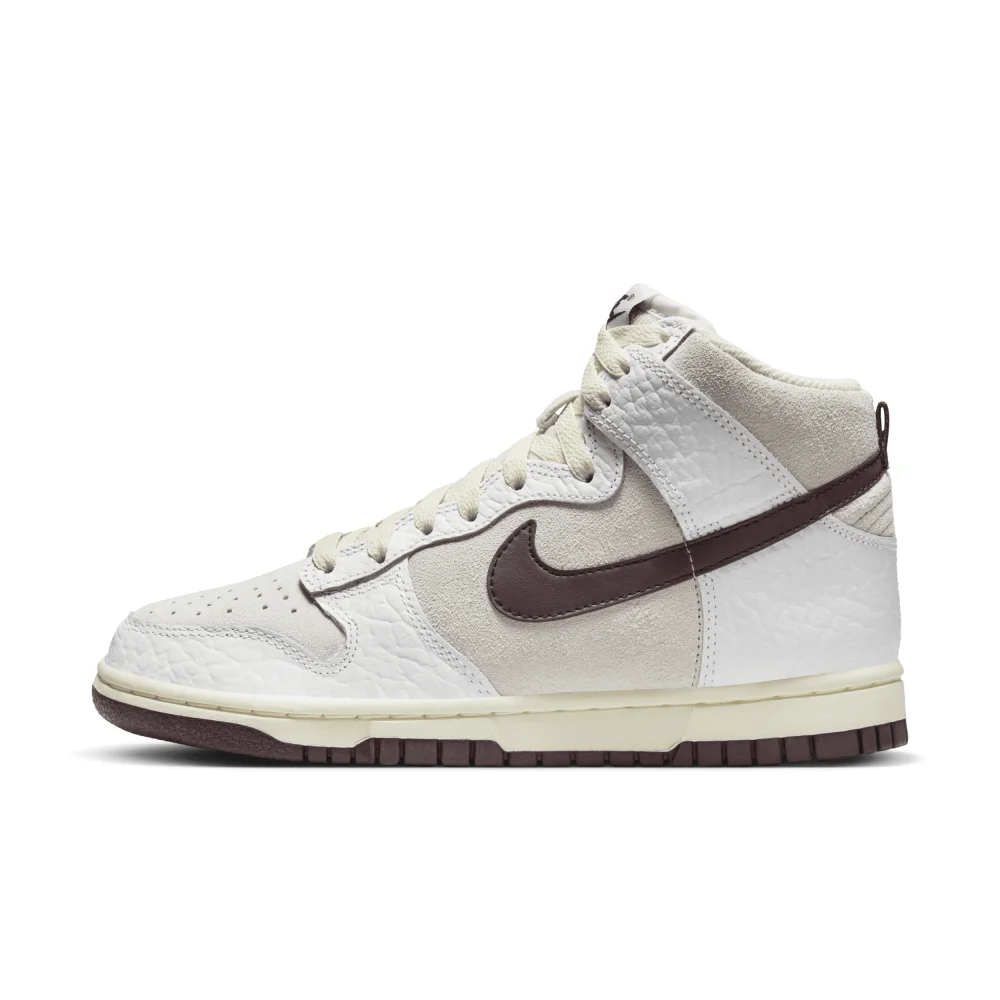 Nike Dunk High FB8482-100 / braun