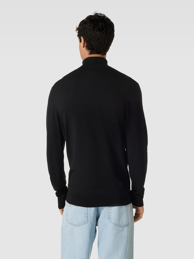 Strickpullover mit Rollkragen in schwarz