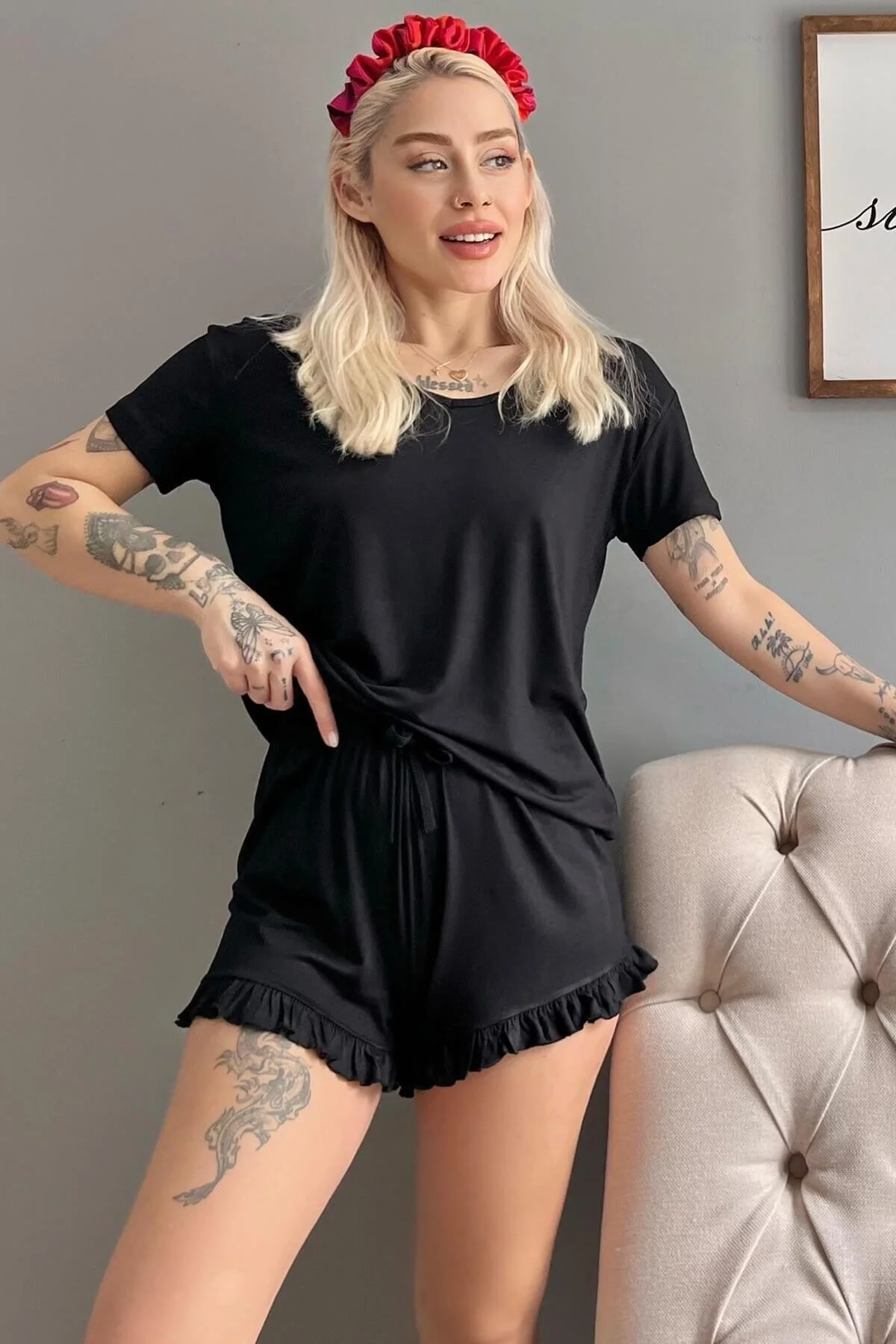 Pijamaevi  Schwarzes, schlichtes, unbedrucktes, gestricktes Kurzarm-Pyjama-Set mit Shorts