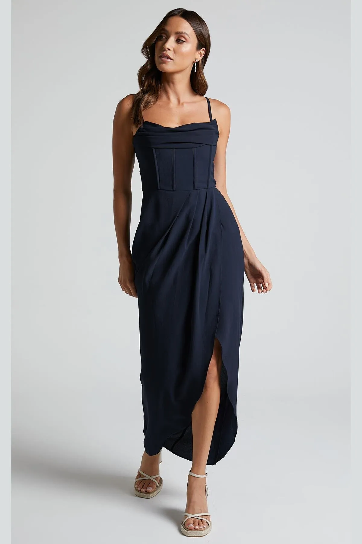 Madmext  Marineblaues Degaje-Kleid mit Kragen und Trägern MG2022