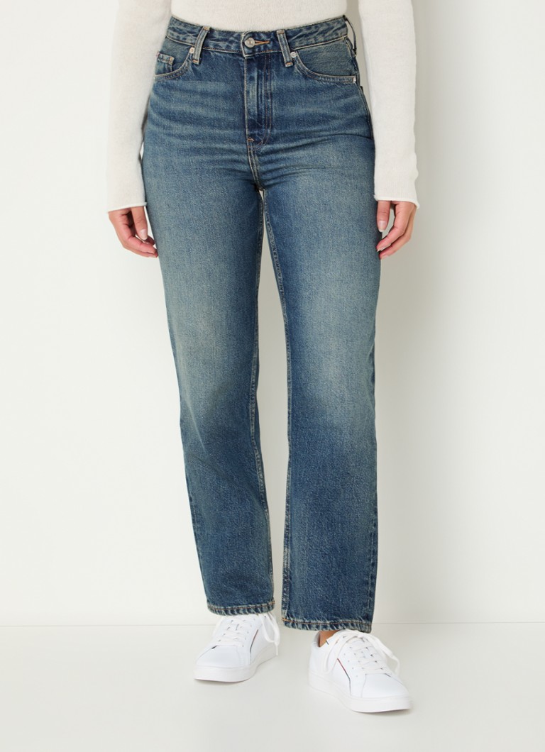Calça jeans Tommy Hilfiger Classic de cintura alta e perna reta com lavagem média.