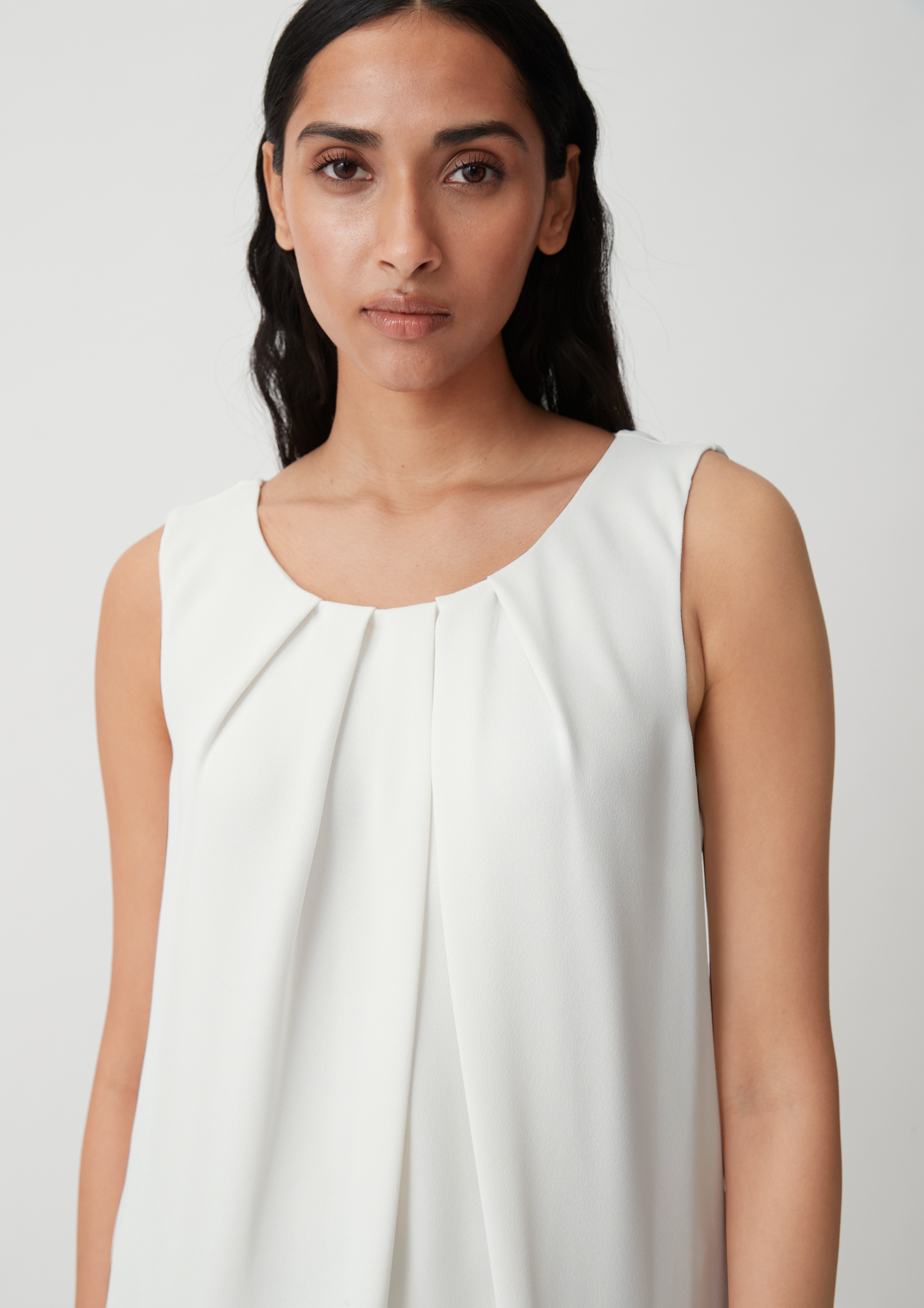 Kleid mit Crêpestruktur - weiß