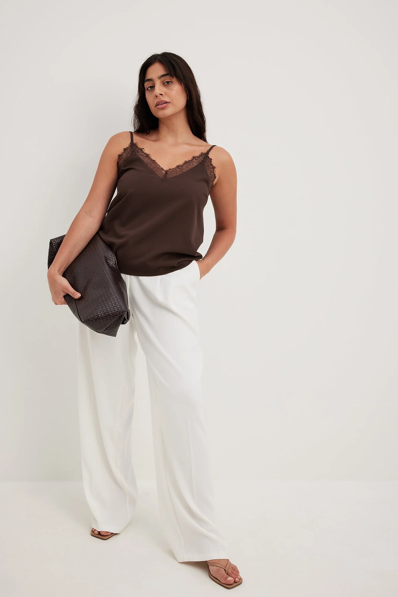 Recyceltes Crepe-Unterhemd mit Spitzendetail