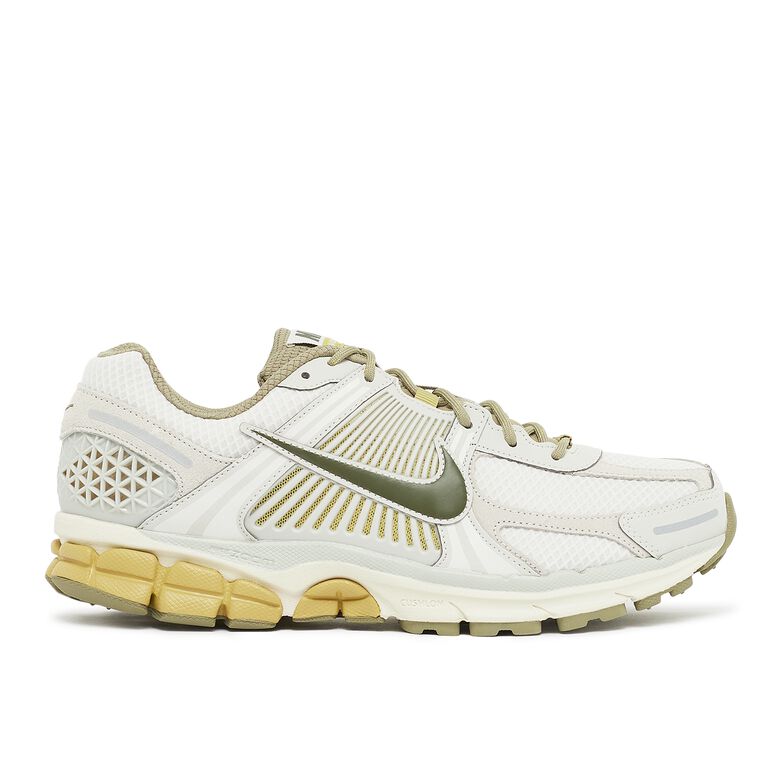NIKE Zoom Vomero 5 