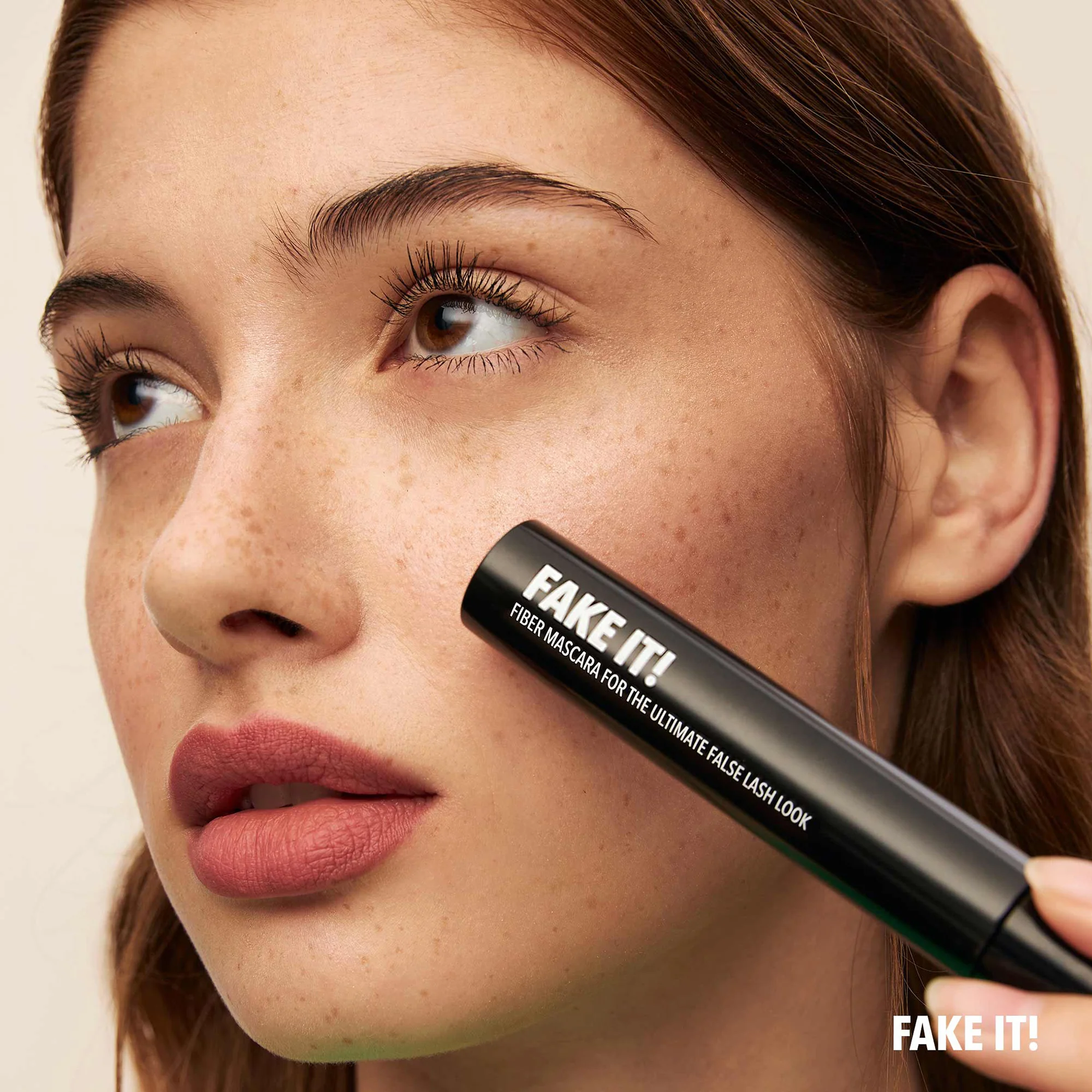 Fake It! -ripsiväri - Ripsiväri