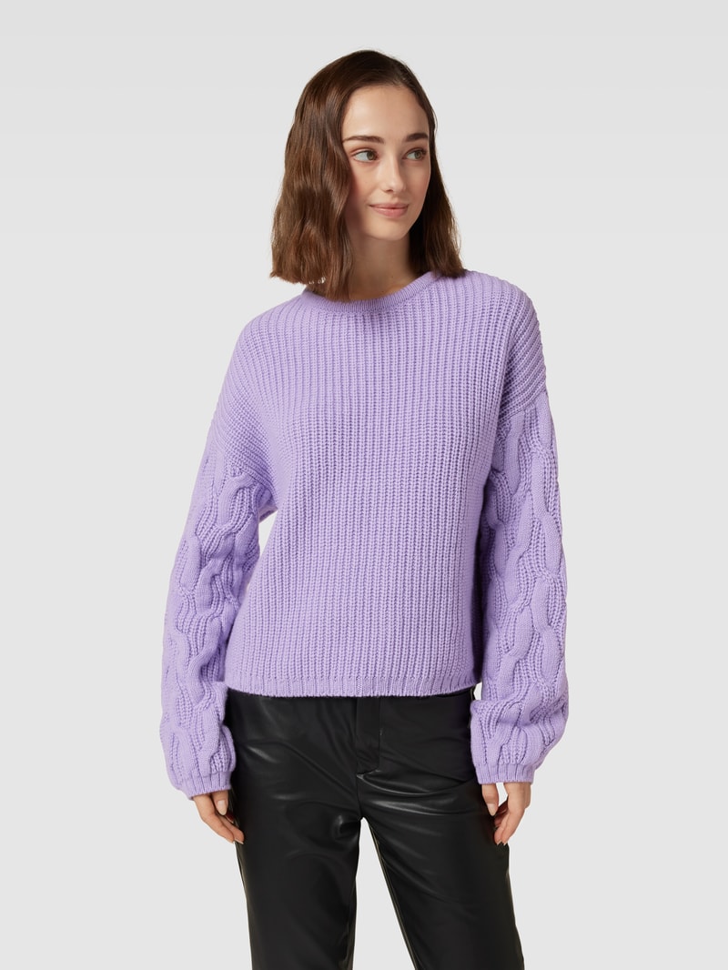 Strickpullover mit Zopfmuster in flieder