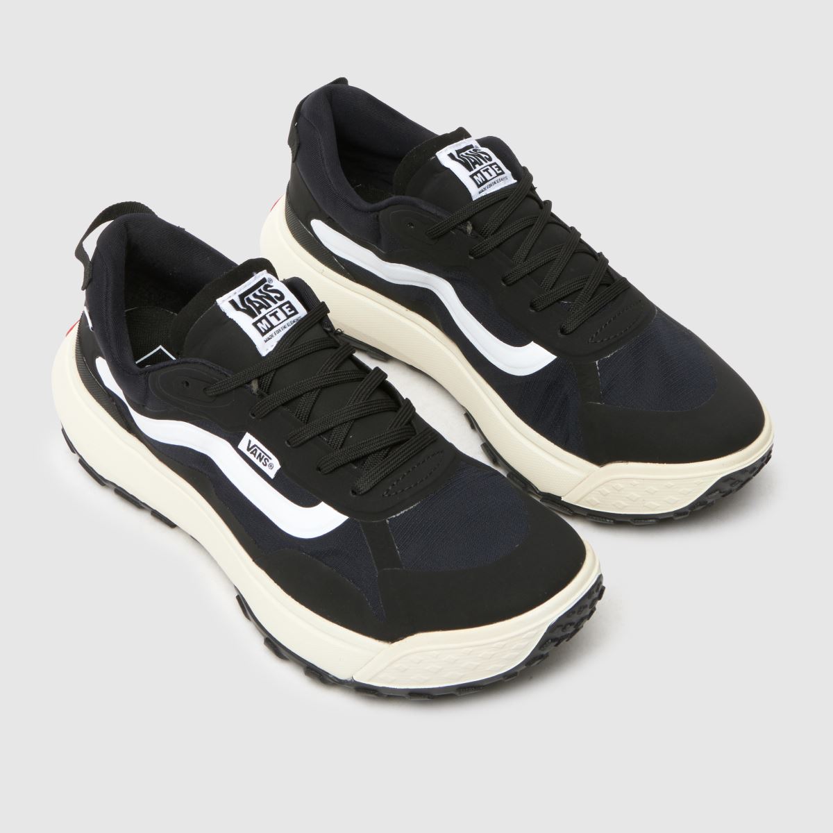 Vans – MTE Crosspath – Svarta och vita sneakers