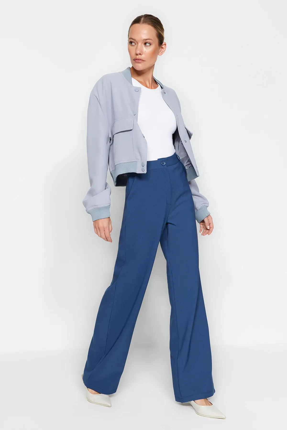 Trendyol Collection  Indigofarbene Hose mit weitem Bein TWOAW21PL0332