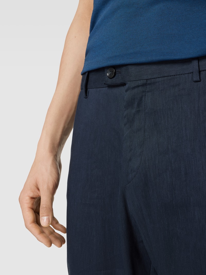 Chino mit französischen Eingrifftaschen in dunkelblau