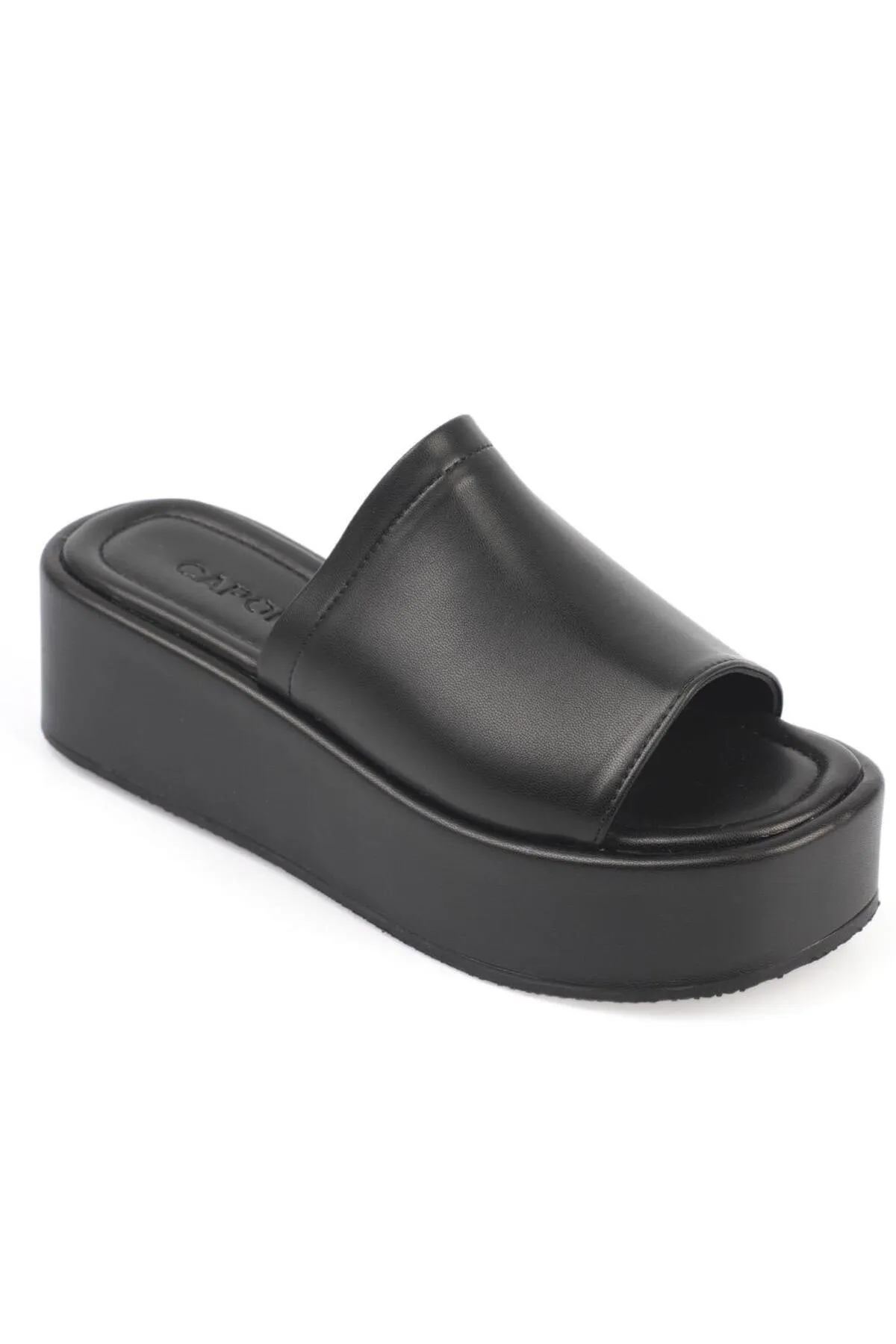 Capone Outfitters  Capone Damen-Sandalen mit einzelnem dicken Riemen und Keilabsatz in Schwarz
