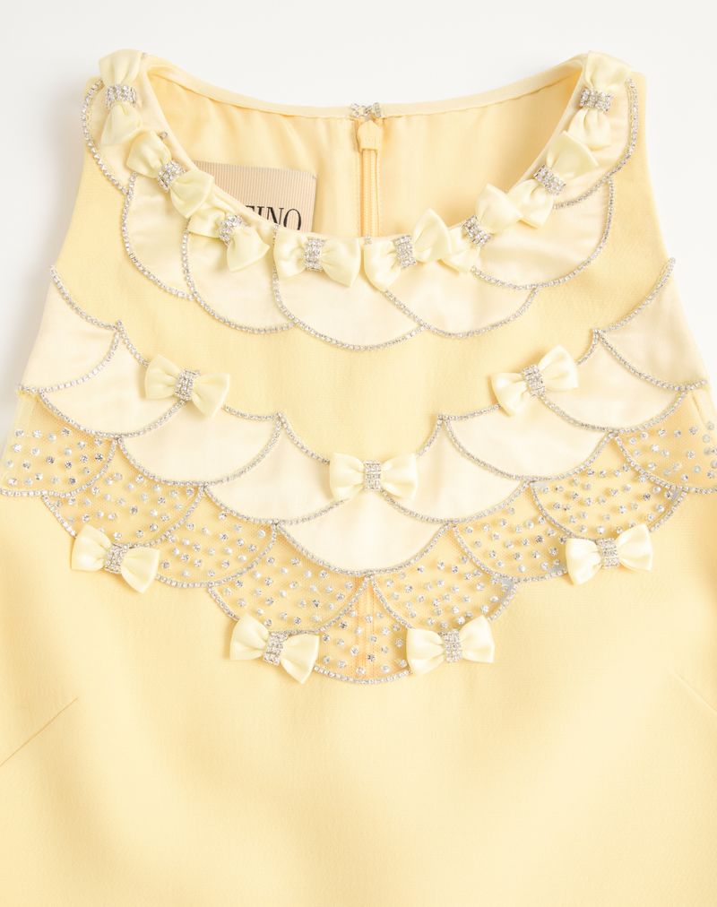 Vestido curto de crepe bordado de alta costura