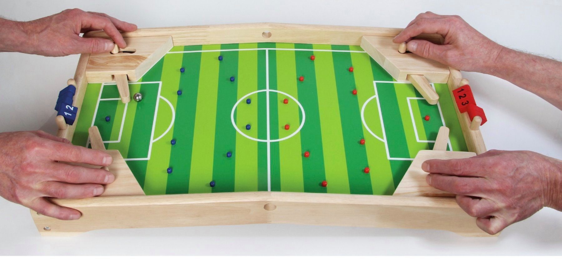 PINTOY Tischfußballspiel Pintoy Fußball-Flipper Holz (Set, 1), fördert Koordination und Reaktionsvermögen