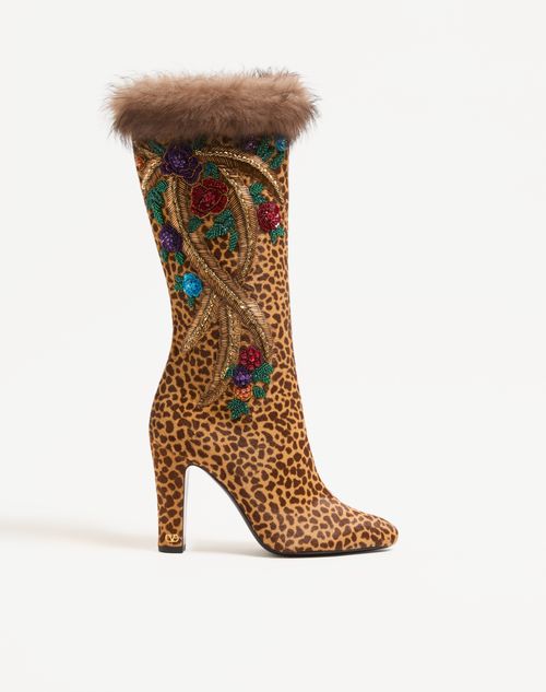 Bota Hotty de 100 mm em couro de pônei e bezerro com bordado floral e detalhes em pele.