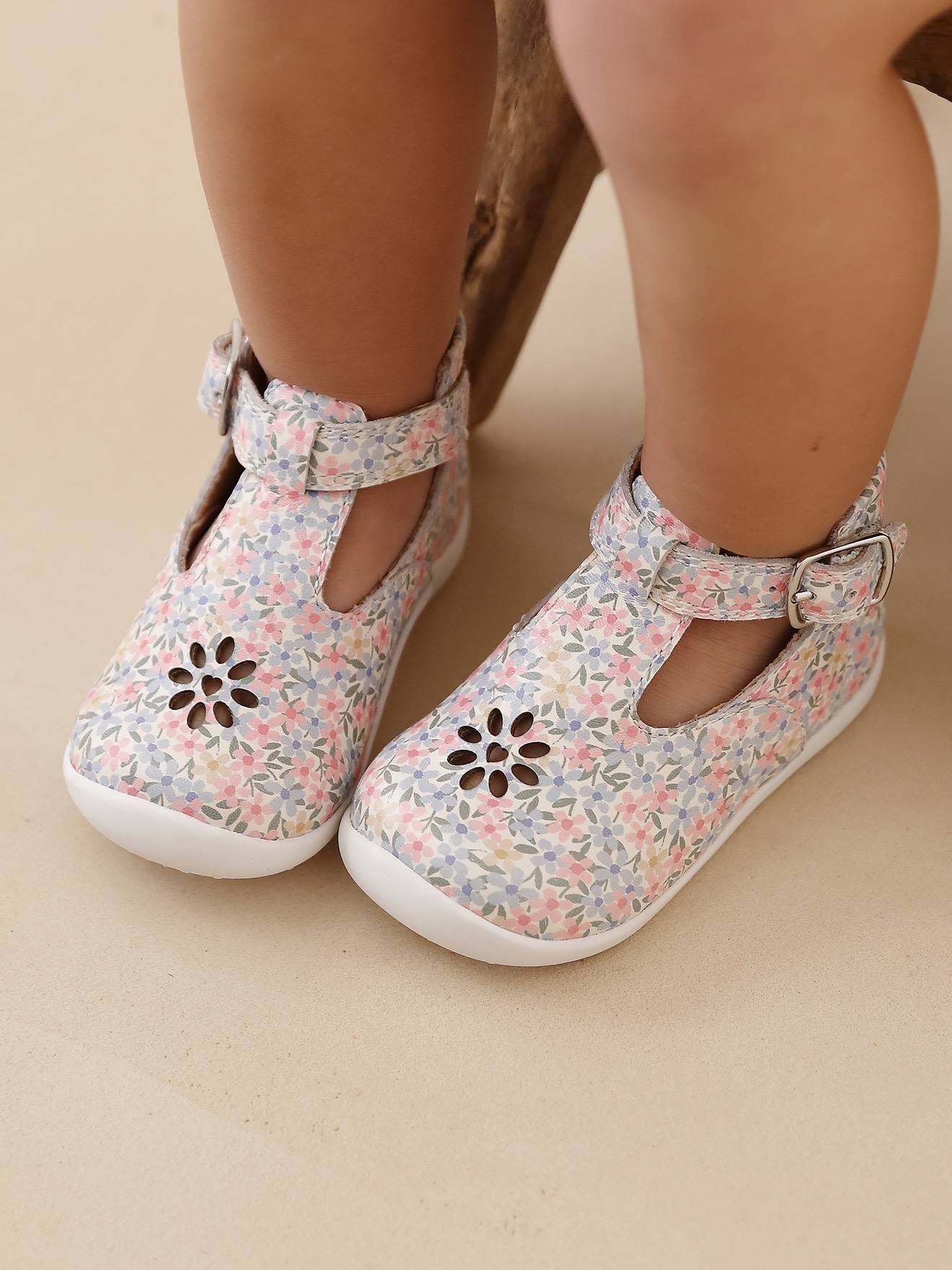 Salomés cuir bébé premiers pas bleu pâle