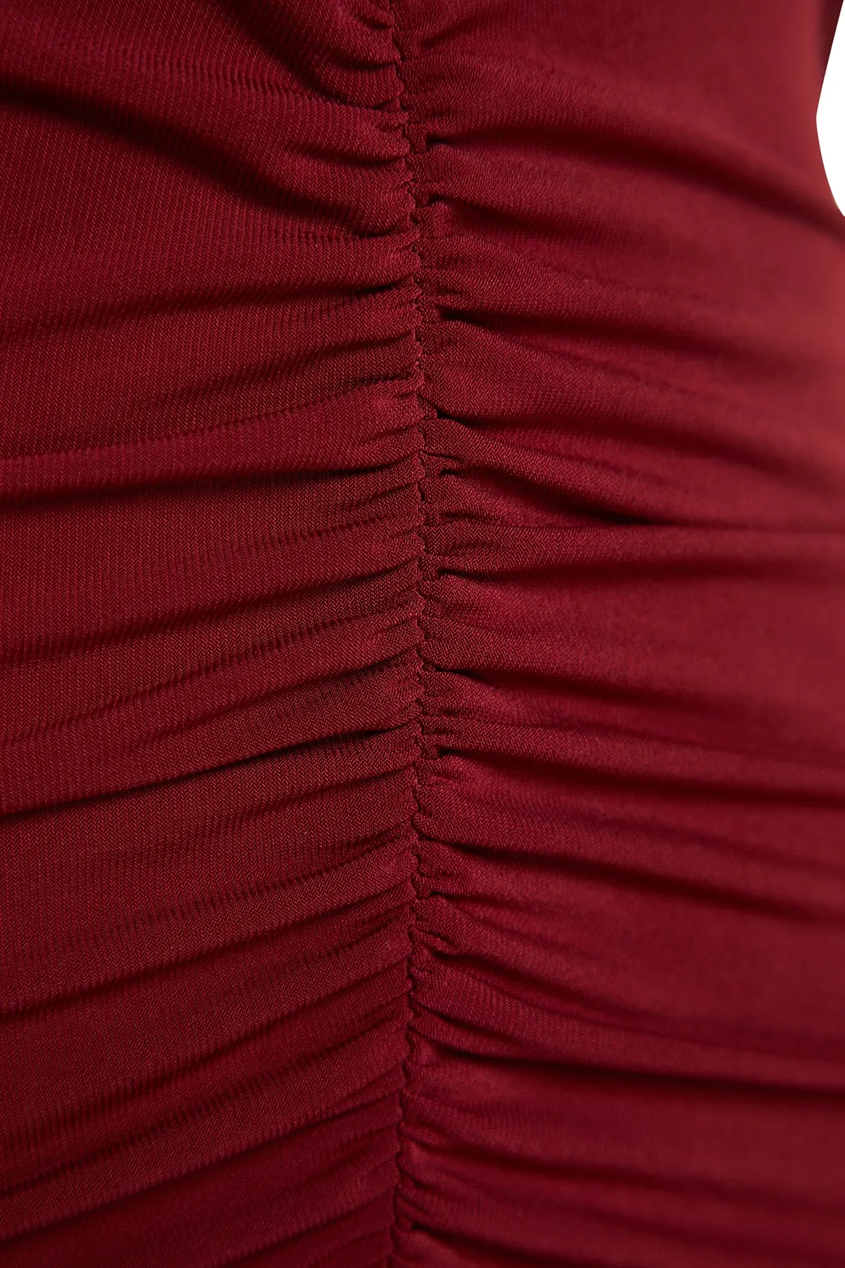 Trendyol Collection  Burgunderrotes, drapiertes Neckholder-Midi-Bleistiftkleid aus Strick TWOSS23EL02370